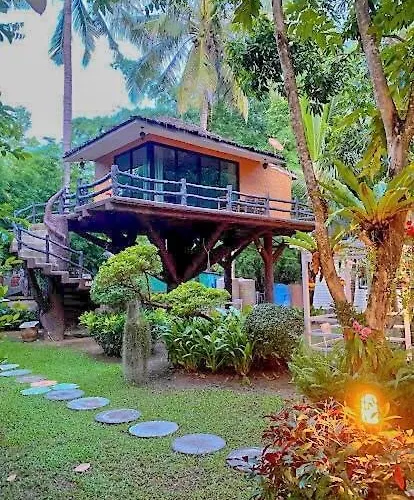 Baan Pong Tara Suan Phueng