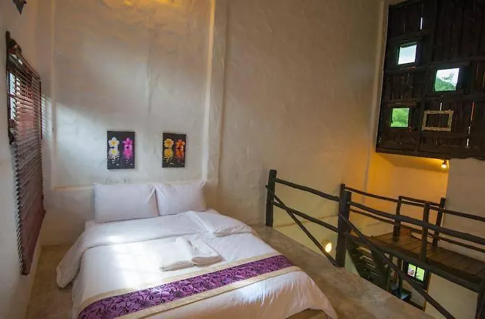Baan Pong Tara Resort 3*