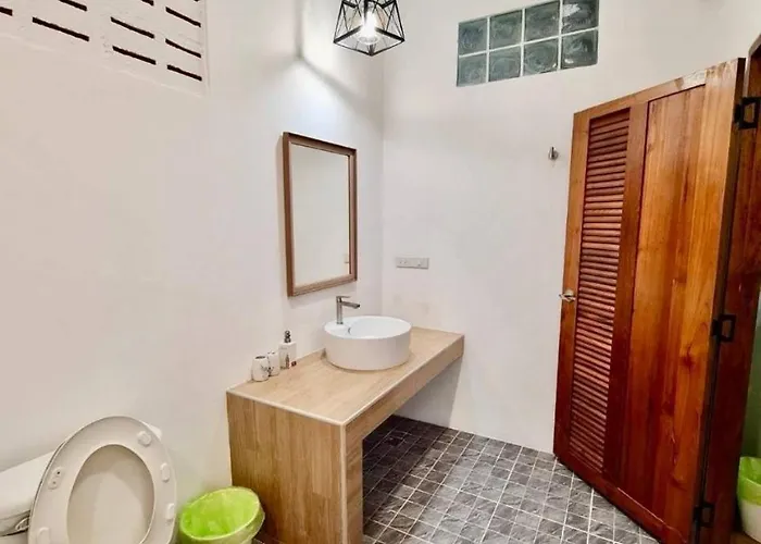 Baan Pong Tara 3* Suan Phueng