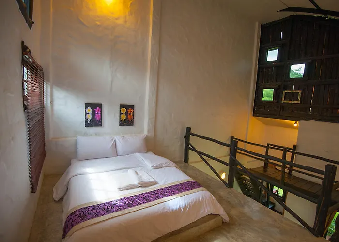 Baan Pong Tara
