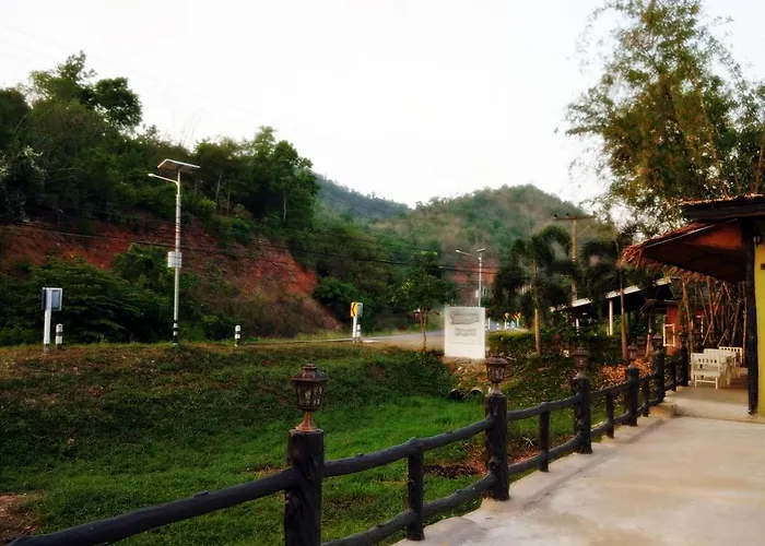 Resort Baan Pong Tara 3*